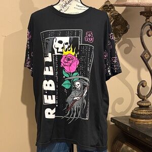 T-shirt Rebel rose & skull design FRESH LAUNDRY short sleeve crew neck XL